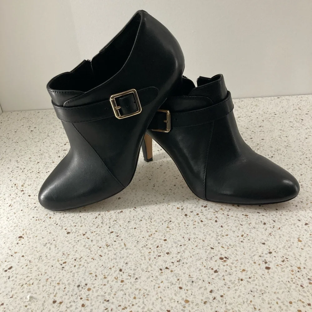 EUC Vince camuto booties - Picture 3 of 5
